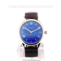Nomos Glashutte Club Automat Datum signalblau 777