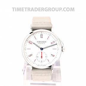 Nomos Glashutte Ahoi neomatik signalweiss 564